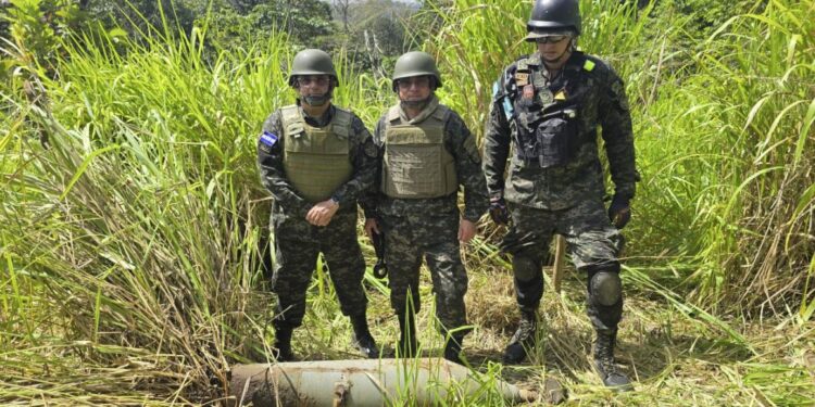Fuerzas Armadas encuentran bomba soviética en comunidad de Olancho ¿Cómo llegó ahí?