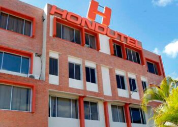 En “agonía eterna” Hondutel, la otrora “Gallinita de los Huevos de Oro” del Estado