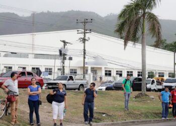 ¡Golpeando la economía familiar! Más de 45 mil empleos se han perdido tras cierres de maquilas en Honduras desde el 2025
