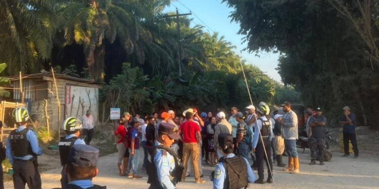¡Plantón en Cortés! Pobladores de Los Copenes y otras comunidades exigen desalojo de invasores de tierras