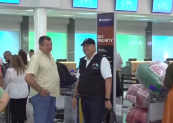 170 médicos cubanos abandonan Honduras tras decisión del gobierno de Asfura de no renovar convenio