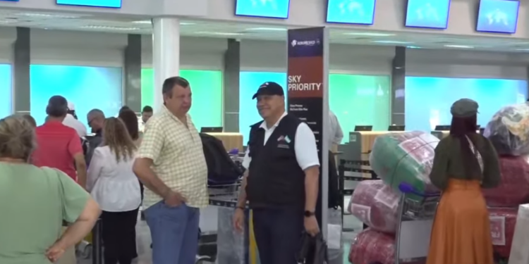 170 médicos cubanos abandonan Honduras tras decisión del gobierno de Asfura de no renovar convenio