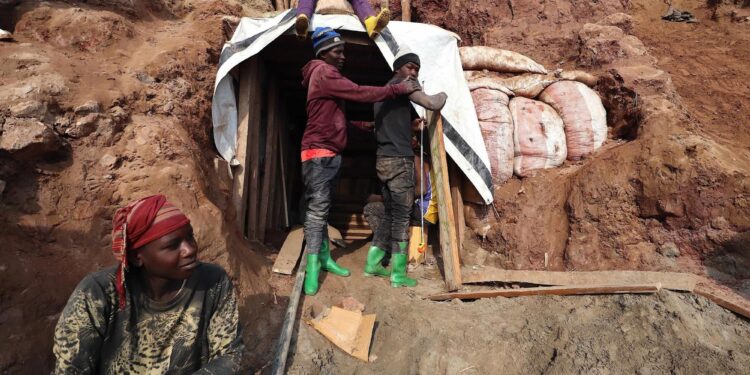 Al menos 300 muertos en un nuevo derrumbe en una zona minera del noreste de RD del Congo