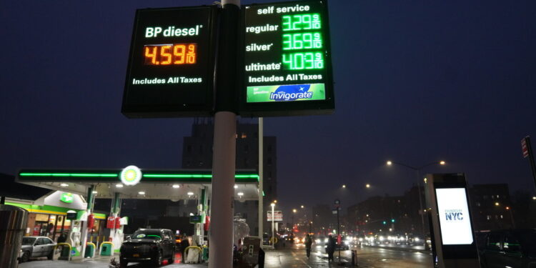 Casa Blanca sobre precios de gas: “Esto es una disrupción a corto plazo para una ganancia a largo plazo”