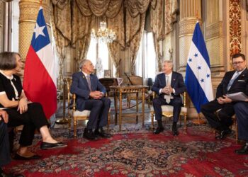 Asfura llega a Chile para toma de posesión de José Antonio Kast