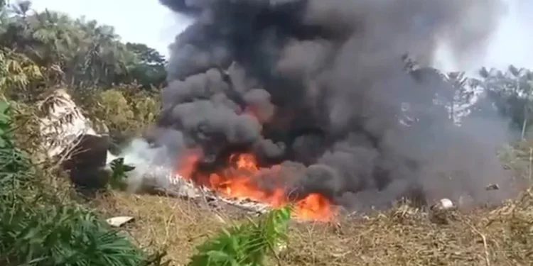 Un avión militar Hércules con 125 personas se accidenta en el sur de Colombia: hay 83 sobrevivientes