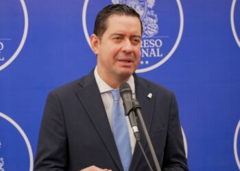 Ministro afirma que las planillas cargadas están al día; y lo pendiente es por contratos temporales sin respaldo