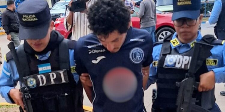 Extraditado desde España, llega a Honduras “El Gordo”, acusado por el asesinato de dos guardias en 2022