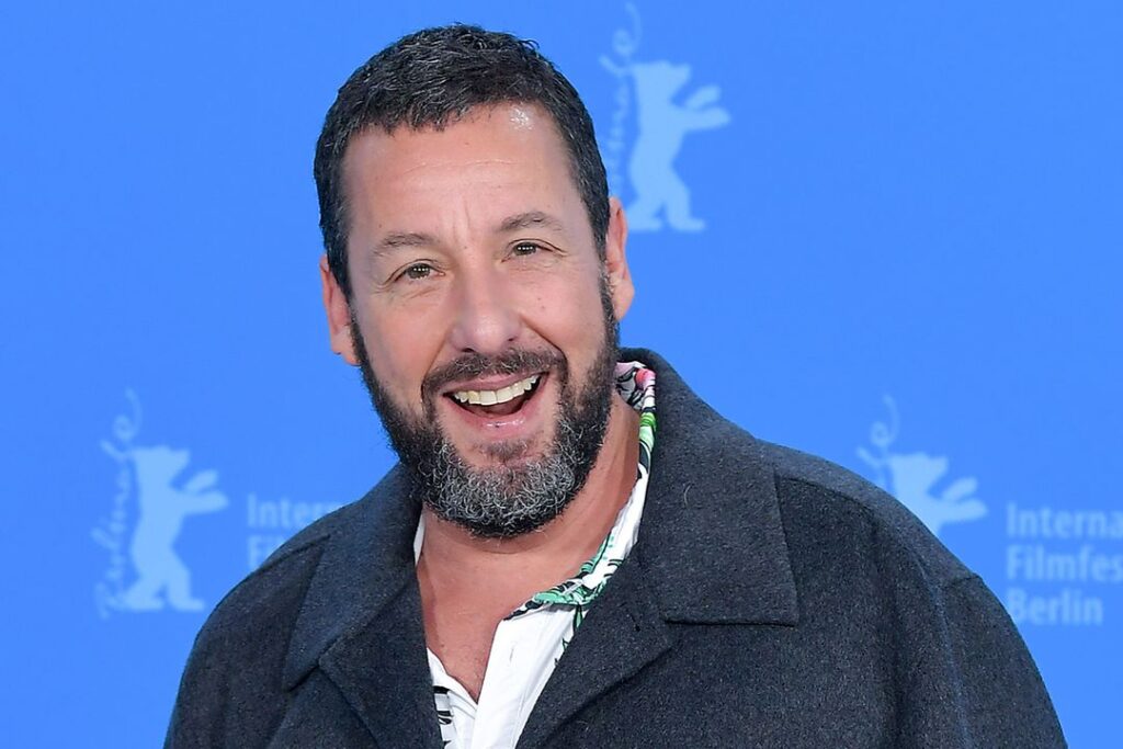 Adam Sandler fue el actor mejor pagado de 2025, según el ranking anual de Forbes