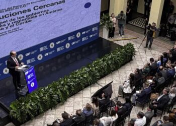 Presentan el reporte de economía y desarrollo (RED) en Honduras, impulsado por CAF