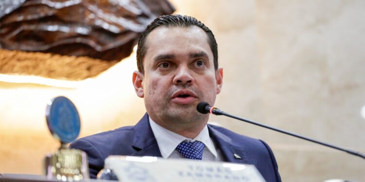 Presidente del CN anuncia aumento a las transferencias municipales “sin colores políticos”
