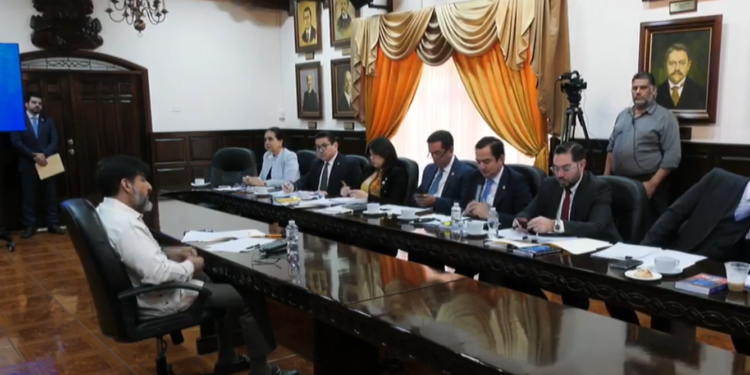 Johel Zelaya le advierte a Jorge Cálix: “Este juicio político le traerá consecuencias al Partido Liberal” y concluye: “Los cachurecos siempre quieren controlar todo”