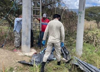 Técnico perece electrocutado en poste de la carretera a Olancho | Móvil Emergencia TGU