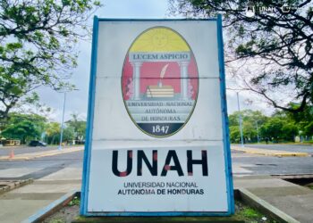 UNAH reclama transferencias estatales para pagar salario-beca a residentes