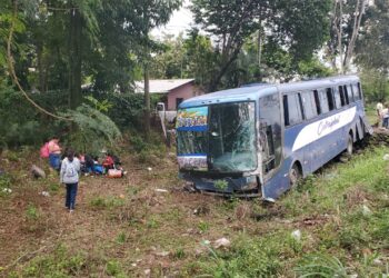 ¡Por poco es tragedia! Al menos seis heridos deja colisión múltiple en la CA-13, El Porvenir