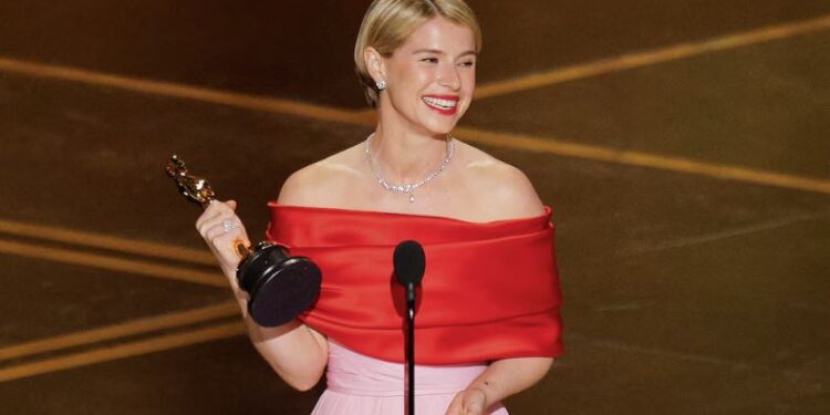 Jessie Buckley ganó como Mejor Actriz Protagonista por su papel en Hamnet