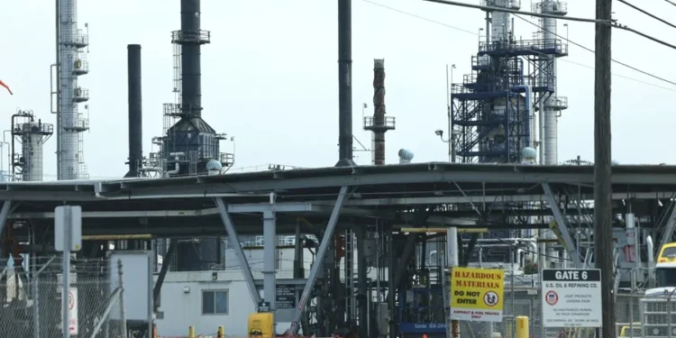 El petróleo de Texas sube un 4,7 % después de que Trump ofreciera seguros a las navieras en el Ormuz