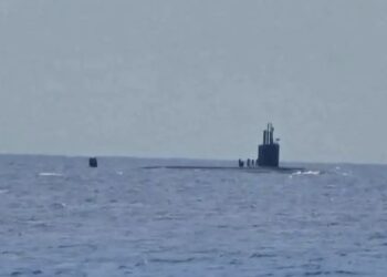 Submarino que navegaba por Islas de la Bahía pertenece a la flota de Estados Unidos