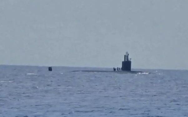 Submarino que navegaba por Islas de la Bahía pertenece a la flota de Estados Unidos