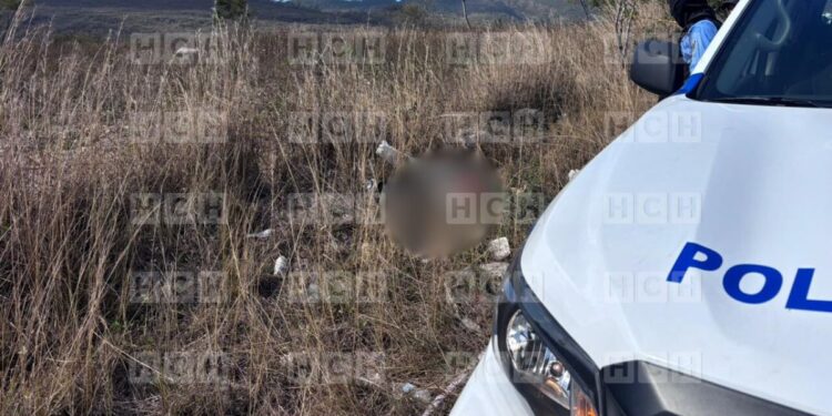 ¡El crimen no para! Ensabanado dejan cadáver de un hombre, en calle hacia El Cimarrón, TGU
