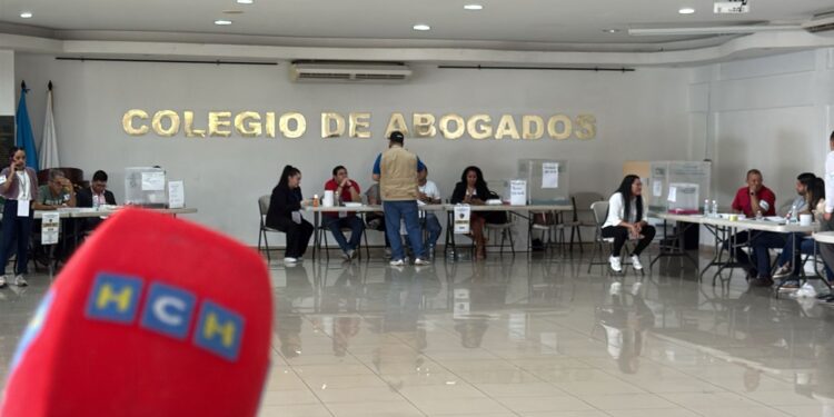 ¡Elecciones! Cuatro movimientos se disputan hoy el control del Colegio de Abogados