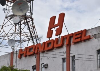 ¡Ineficaz e insostenible! L 2 mil millones en demandas mantienen en iliquidez a la casi extinta Hondutel