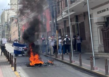¡Más protestas! Frente a Sefin, empleados del 911 exigen tres meses de salarios atrasados