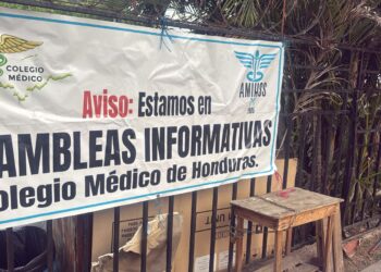 ¡Hasta que les cumplan! En huelga permanecen médicos del IHSS en colonia Kennedy