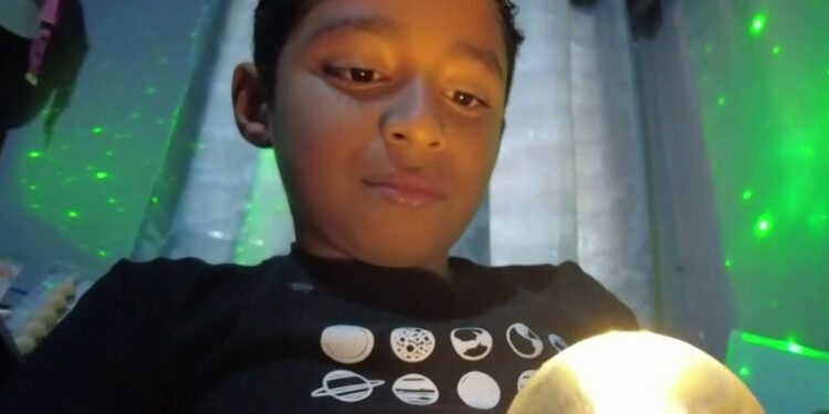 ¡Orgullo! Niño prodigio hondureño gana premio internacional en ciencia espacial