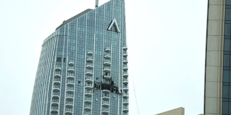 ¡Y dijeron que no! Dubái reporta ataque con drones iraníes a hoteles y residencias de lujo