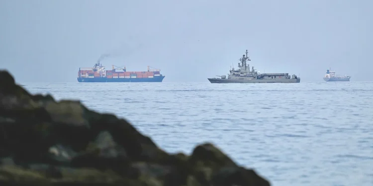 Irán dice que será posible “el paso seguro” por el estrecho de Ormuz durante dos semanas