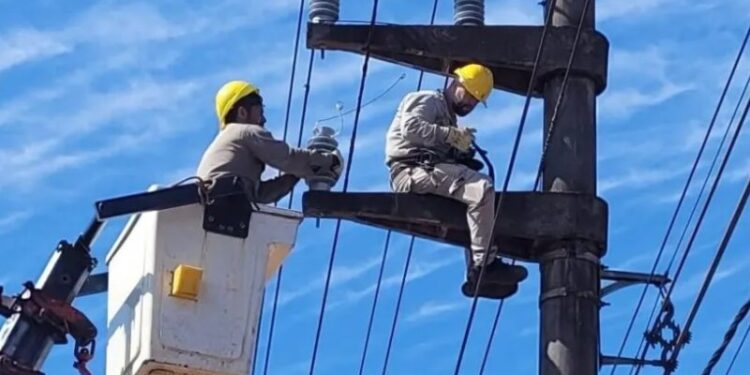 ¡A oscuras! Varias colonias y aldeas de la zona norte y occidente del país registraran apagones este miércoles