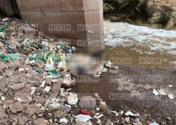 ¡Lamentable! Desnudo y putrefacto hallan cadáver de una mujer en quebrada del bulevar Kuwait