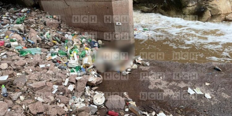 ¡Lamentable! Desnudo y putrefacto hallan cadáver de una mujer en quebrada del bulevar Kuwait