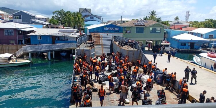 300 efectivos de las Fuerzas Armadas desplegados en Guanaja para garantizar orden en comicios municipales