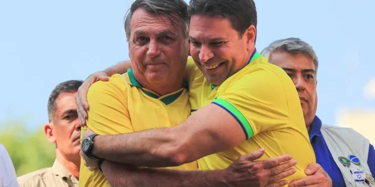 ICE detiene en EE.UU. a un exdiputado brasileño condenado por la trama golpista contra Lula