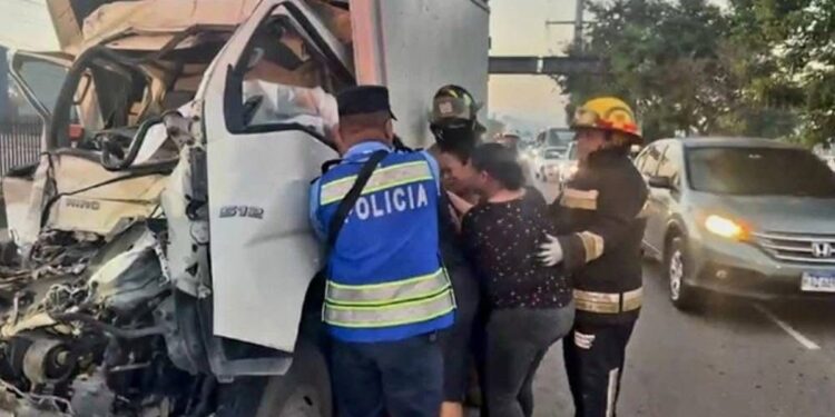 Joven pierde la vida en brutal accidente vial en Villanueva, Cortés