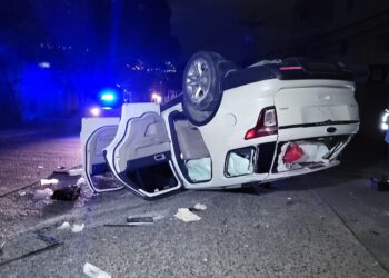 Conductora vive de milagro tras volcar y dar varias vueltas en El Pedregal | Móvil Emergencia TGU