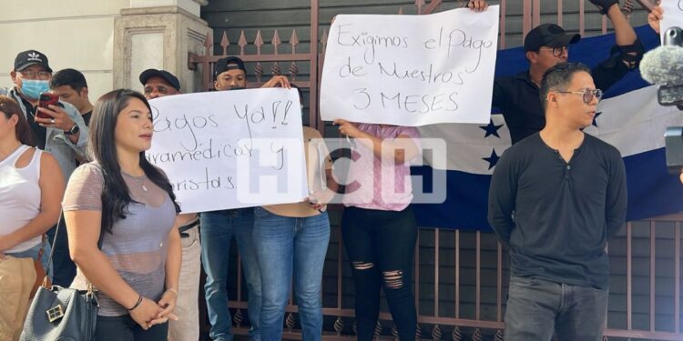 ¡Protesta! Exempleados del 911 reclaman a Sefin tres meses de pago adeudado