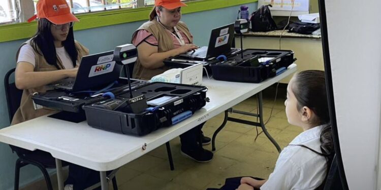 1.5 millones de menores serán enrolados con la biometría a nivel nacional ¿Cuándo y donde?