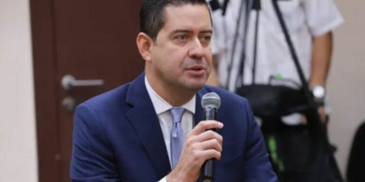 Subsidio a combustibles ya rozaría los L. 680 millones y genera una inmensa presión al Estado, confirma secretario de Finanzas