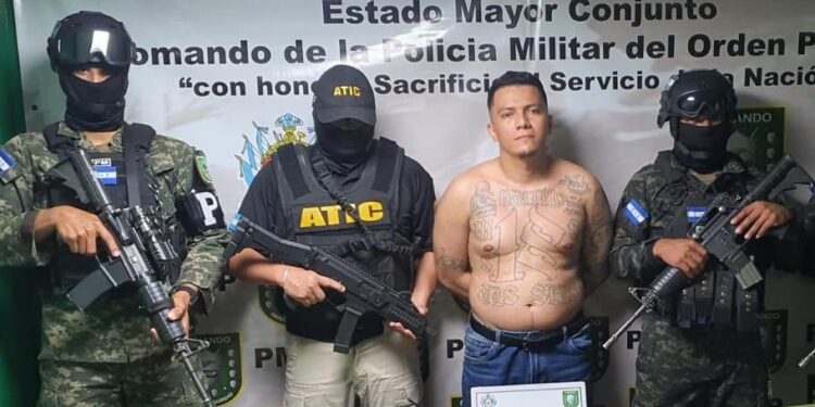 Tras enfrentamiento, atrapan a pandillero en colonia Villafranca | Móvil Emergencia TGU