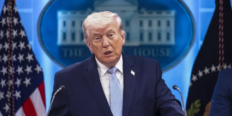 Trump dice que todo Irán «puede ser aniquilado en una sola noche» y subraya su ultimátum para reabrir Ormuz