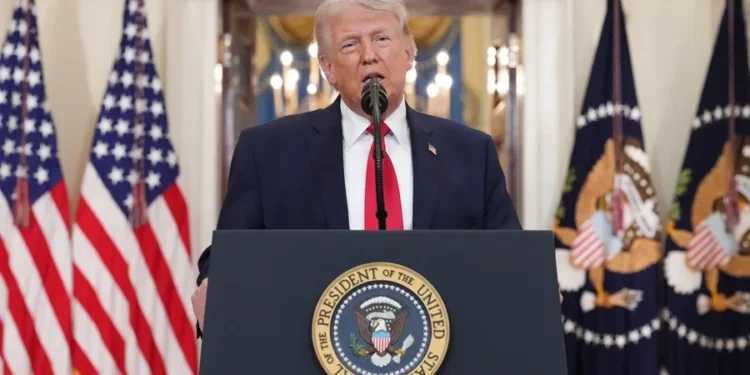 Donald Trump dice que durante las próximas dos semanas Estados Unidos va a atacar a Irán con “mucha fuerza”