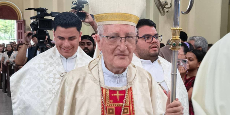 Monseñor Garachana pide “no tirar la dignidad al suelo” en esta Semana Santa