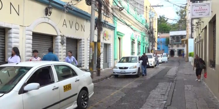 ¡Otro TRANCAZO! Taxis colectivos autorizados para aumentar cinco lempiras al valor del pasaje de forma temporal