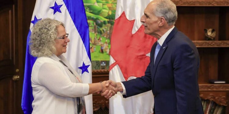 Presidente Nasry Asfura sostiene importante reunión con embajadora de Canadá