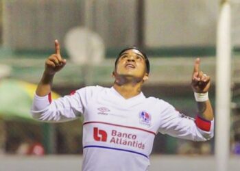 ¡Con la mirada en la cima! Olimpia vence 2-1 a Marathón y comparte el liderato con Motagua