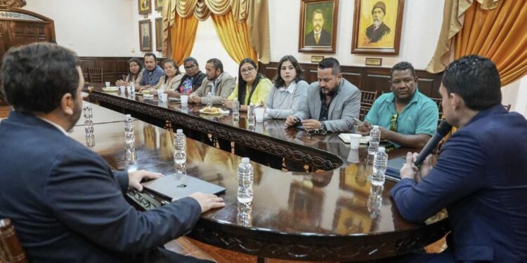 Congreso Nacional escucha las demandas de comisión de afectados por Koriun Inversiones