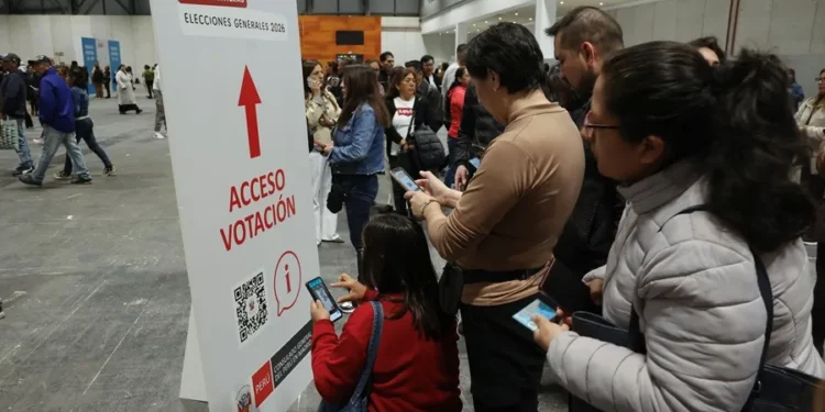 Comienzan las votaciones para las elecciones generales en Perú, con 35 candidatos a la Presidencia